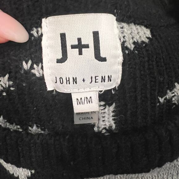 John + Jenn Sweater in Size Medium - Picture 3 of 5